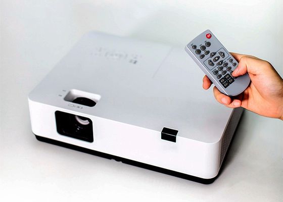 Kalite Eğitim için SMX 3700 Lümen Projektör XGA 3LCD Projektör 1024x768 Fabrika